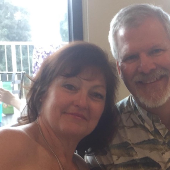 Meet your Posher, Cynthia - Picture 1 of 1